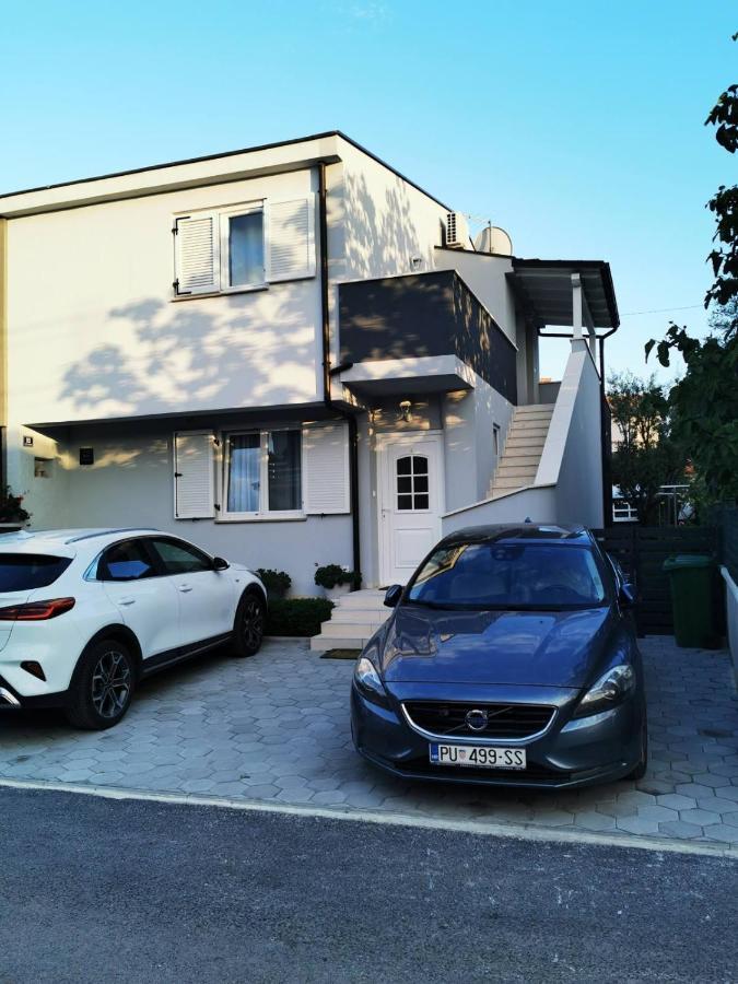 Apartment Ana Fažana エクステリア 写真
